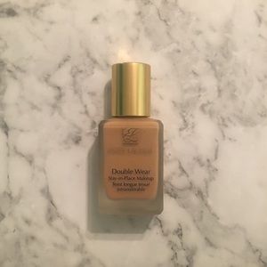 Estēe Lauder Double Wear Foundation